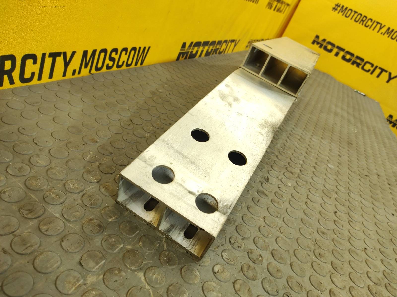 Усилитель бампера задний FX35 2007 S50 VQ35DE 3.5