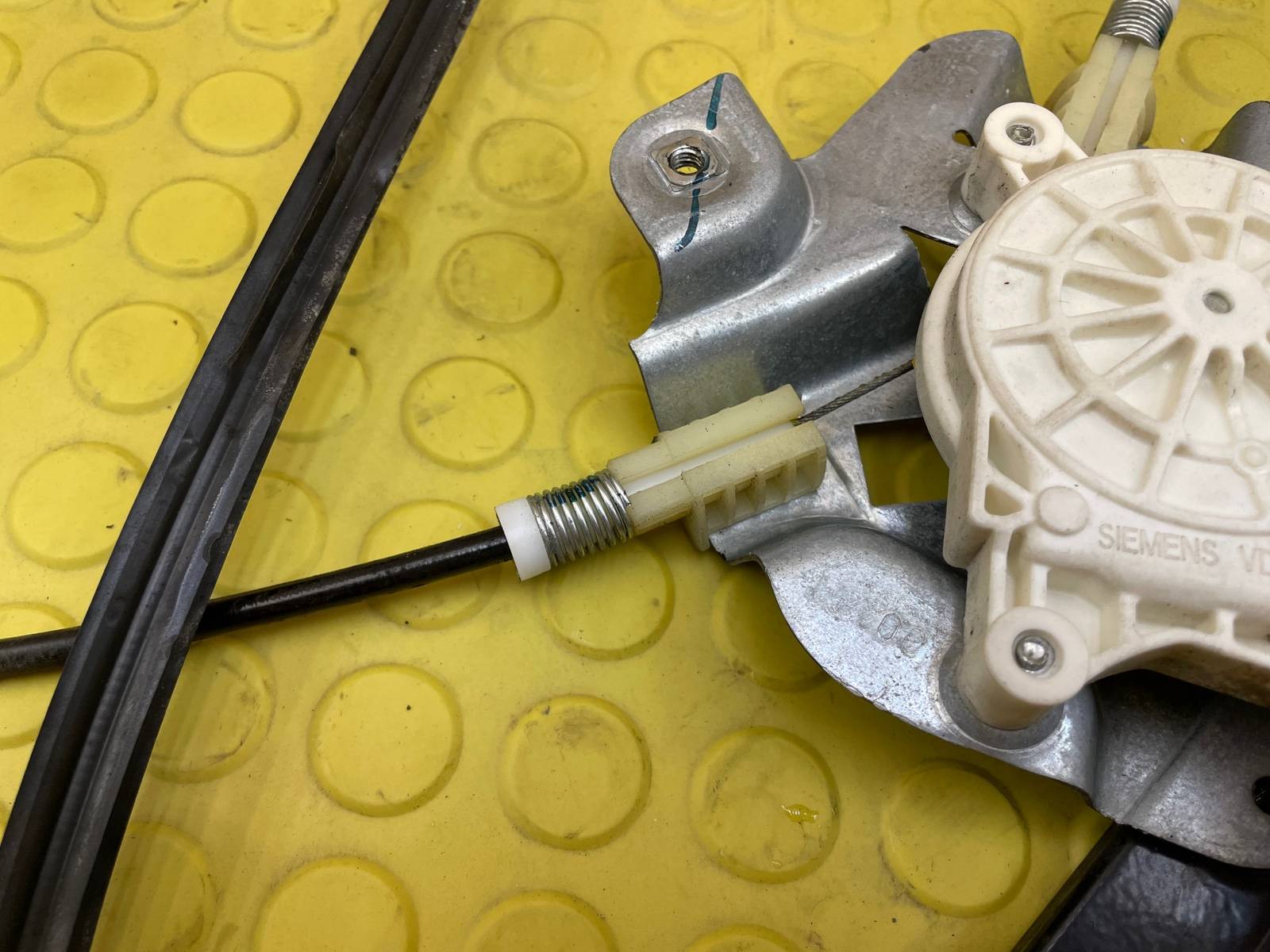 Стеклоподъемник передний правый 300C 2007 LX EZB 5.7 Стеклоподъемник передний правый 300C 2007 LX EZB 5.7