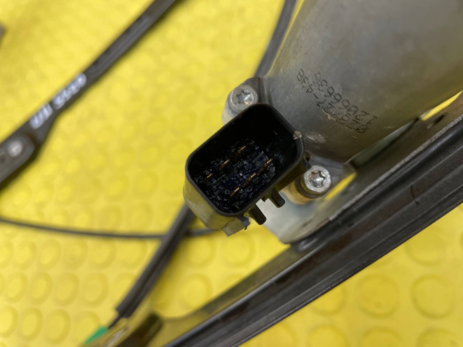 Стеклоподъемник передний правый 300C 2007 LX EZB 5.7 Стеклоподъемник передний правый 300C 2007 LX EZB 5.7