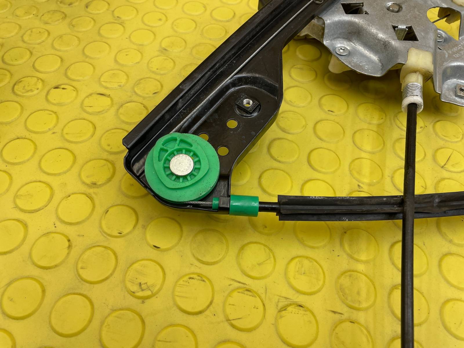 Стеклоподъемник передний правый 300C 2007 LX EZB 5.7 Стеклоподъемник передний правый 300C 2007 LX EZB 5.7