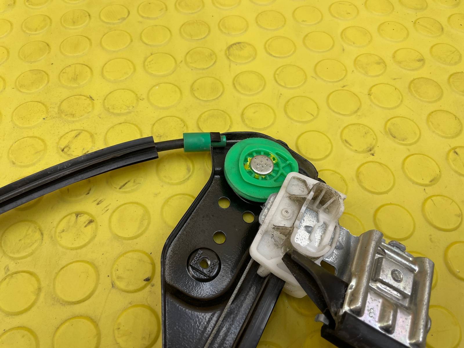 Стеклоподъемник передний правый 300C 2007 LX EZB 5.7 Стеклоподъемник передний правый 300C 2007 LX EZB 5.7