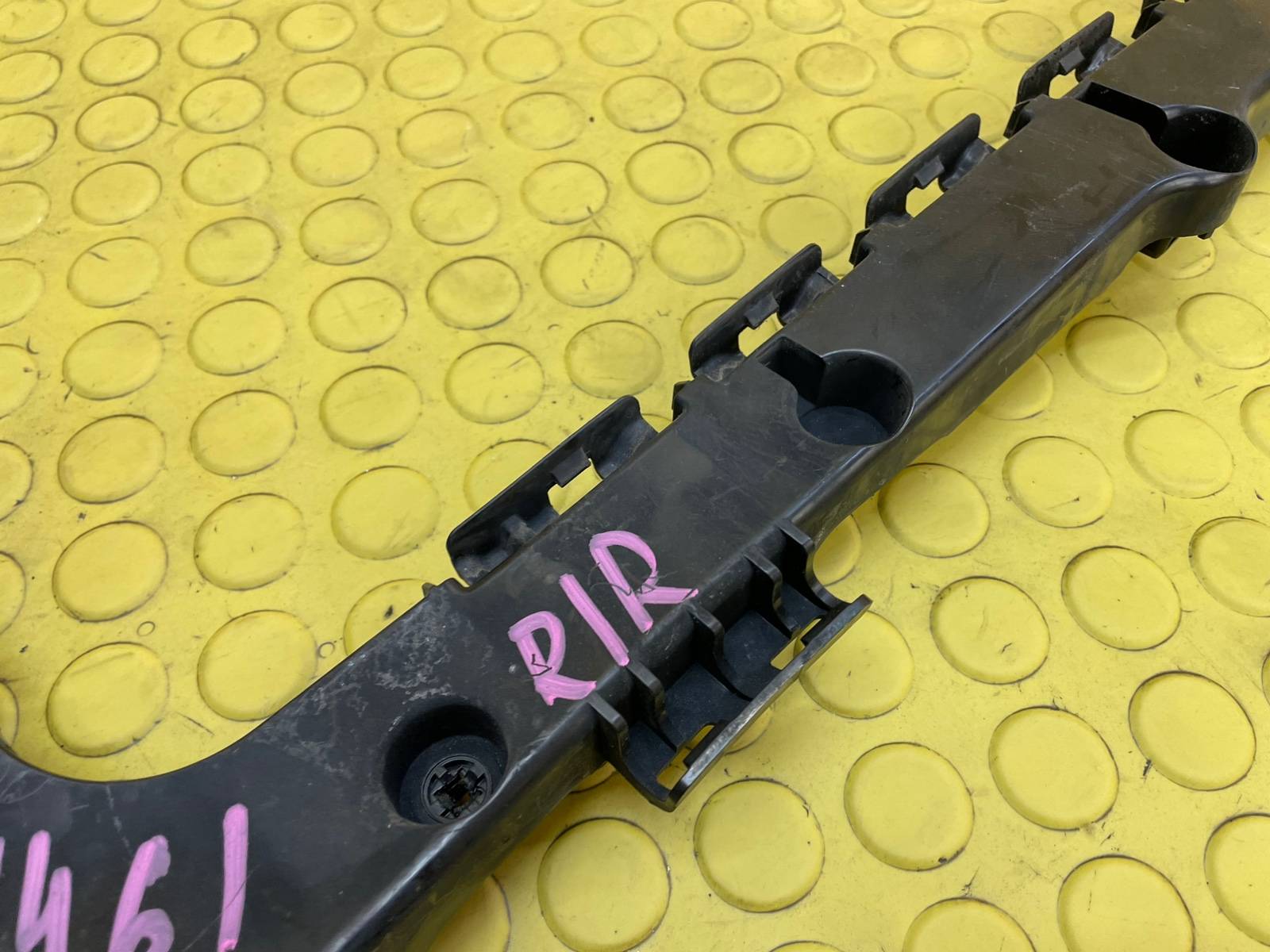 Кронштейн бампера задний правый Grand Cherokee 2012 WK2 ERB 3.6