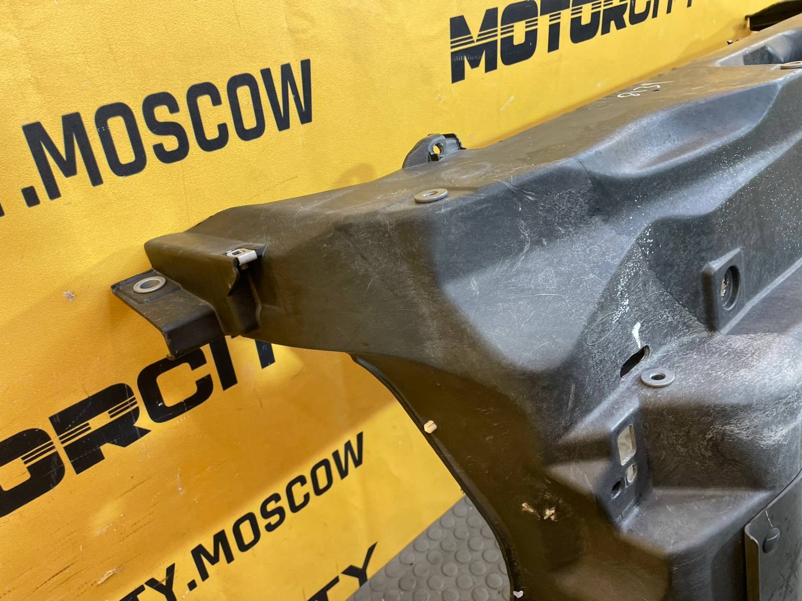 Кронштейн радиатора Explorer 2013 U502 T20HDTX 2.0L DOHC 16v DI Valencia