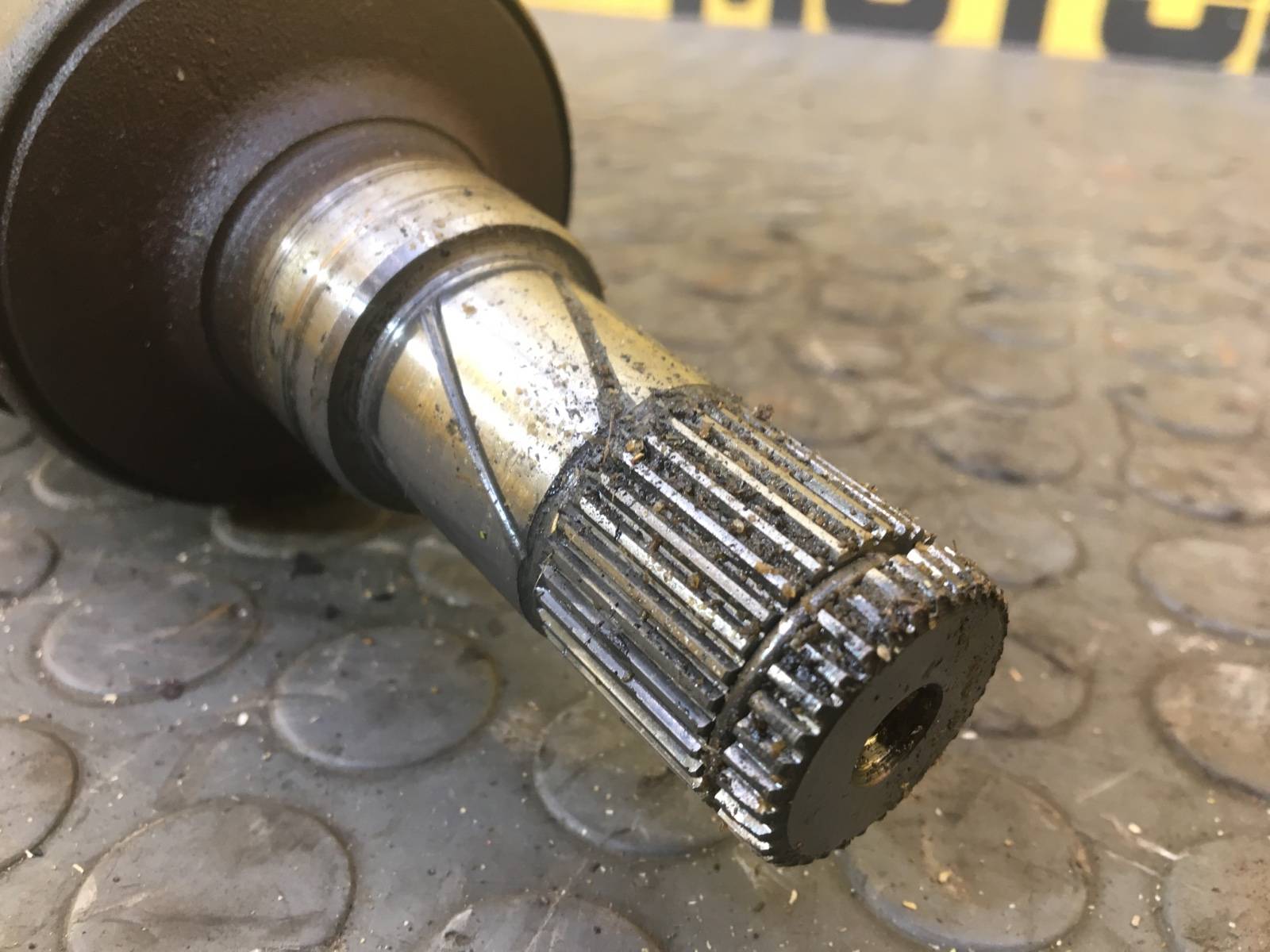 Привод передний левый 9-3 SERIES 2000 YS3D B205R Привод передний левый 9-3 SERIES 2000 YS3D B205R