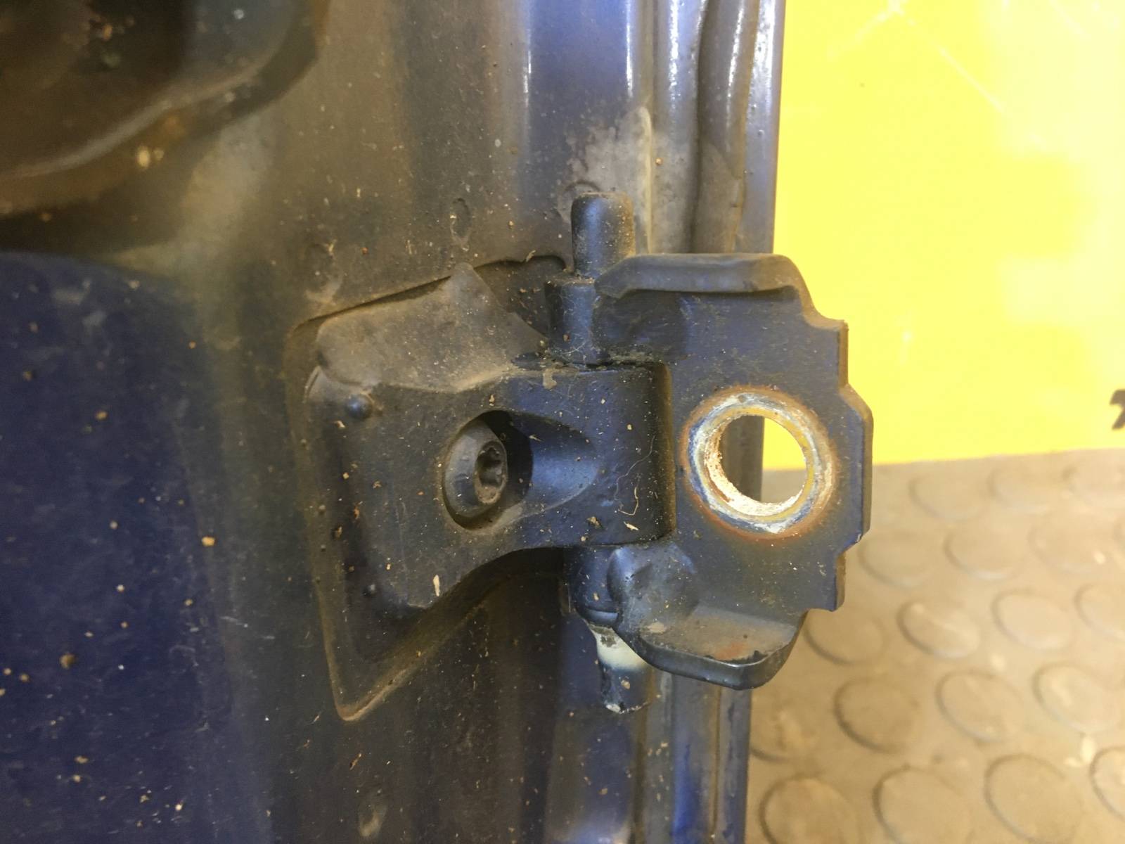 Дверь передняя левая 9-3 SERIES 2000 YS3D B205R