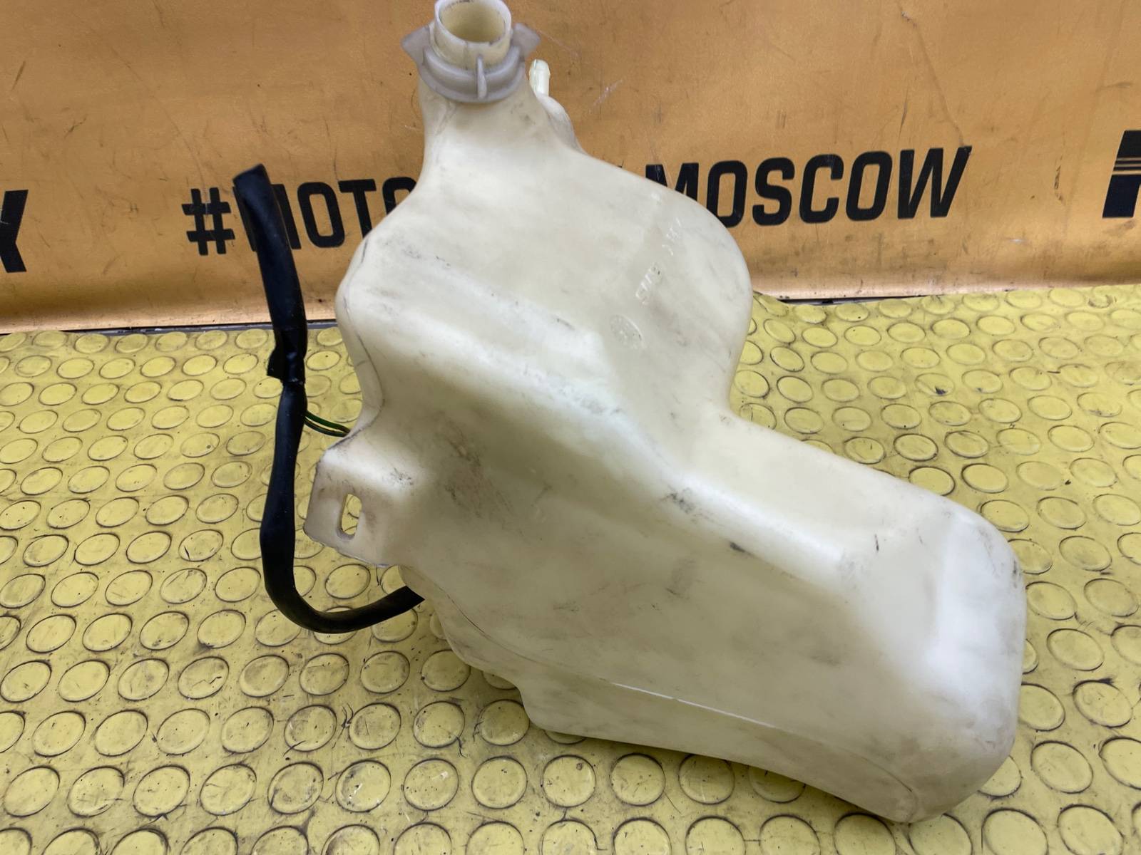 Бачок омывателя Saab 9-3 SERIES YS3D B205R Бачок омывателя Saab 9-3 SERIES YS3D B205R