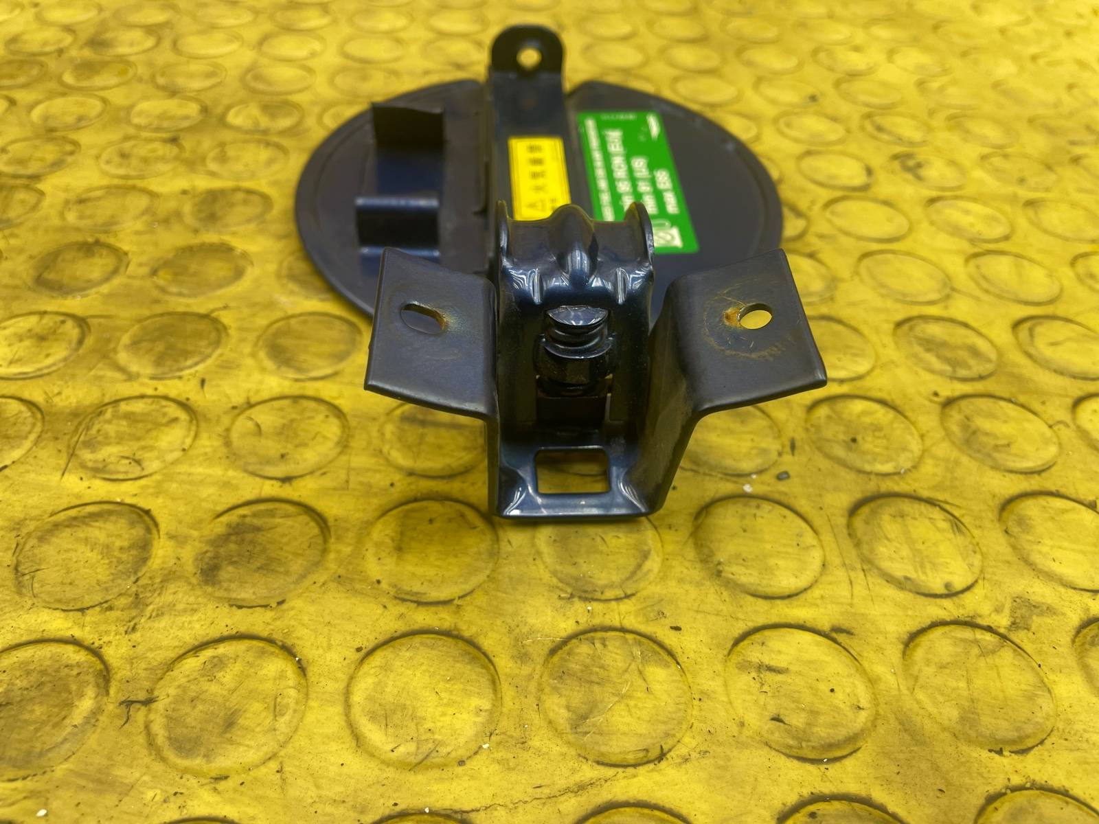 Лючок топливного бака Saab 9-3 SERIES YS3D B205R Лючок топливного бака Saab 9-3 SERIES YS3D B205R