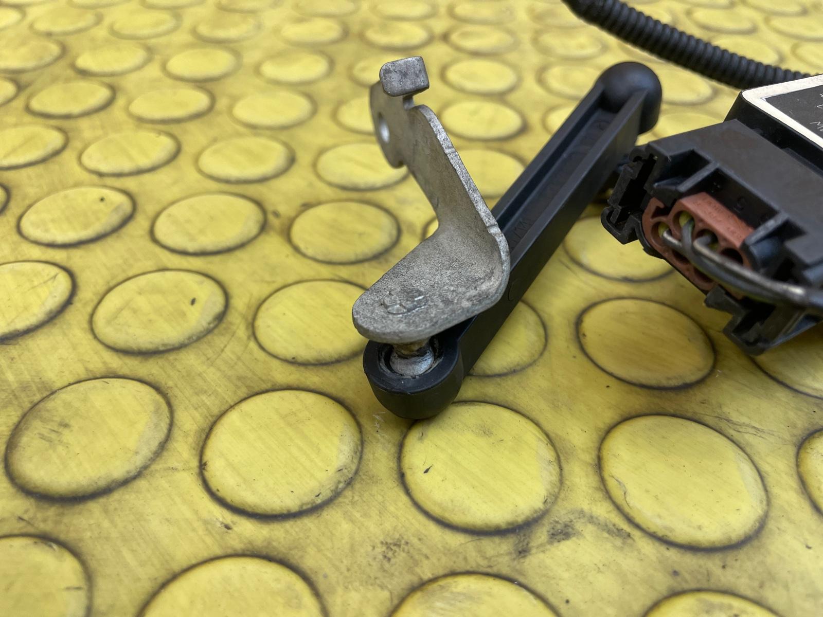 Датчик дорожного просвета 116i 2013 F20 N13B16A 1.6