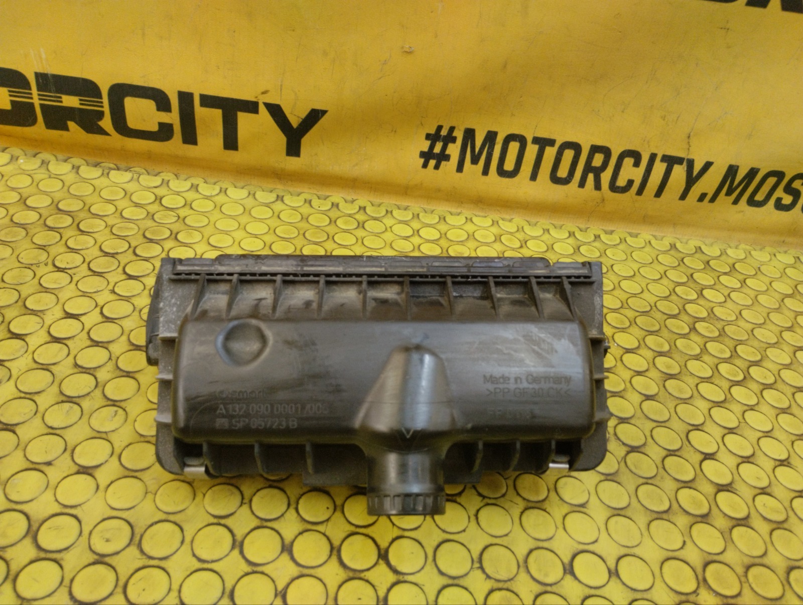 Корпус воздушного фильтра SMART 2011 W451 A1320900001 контрактная