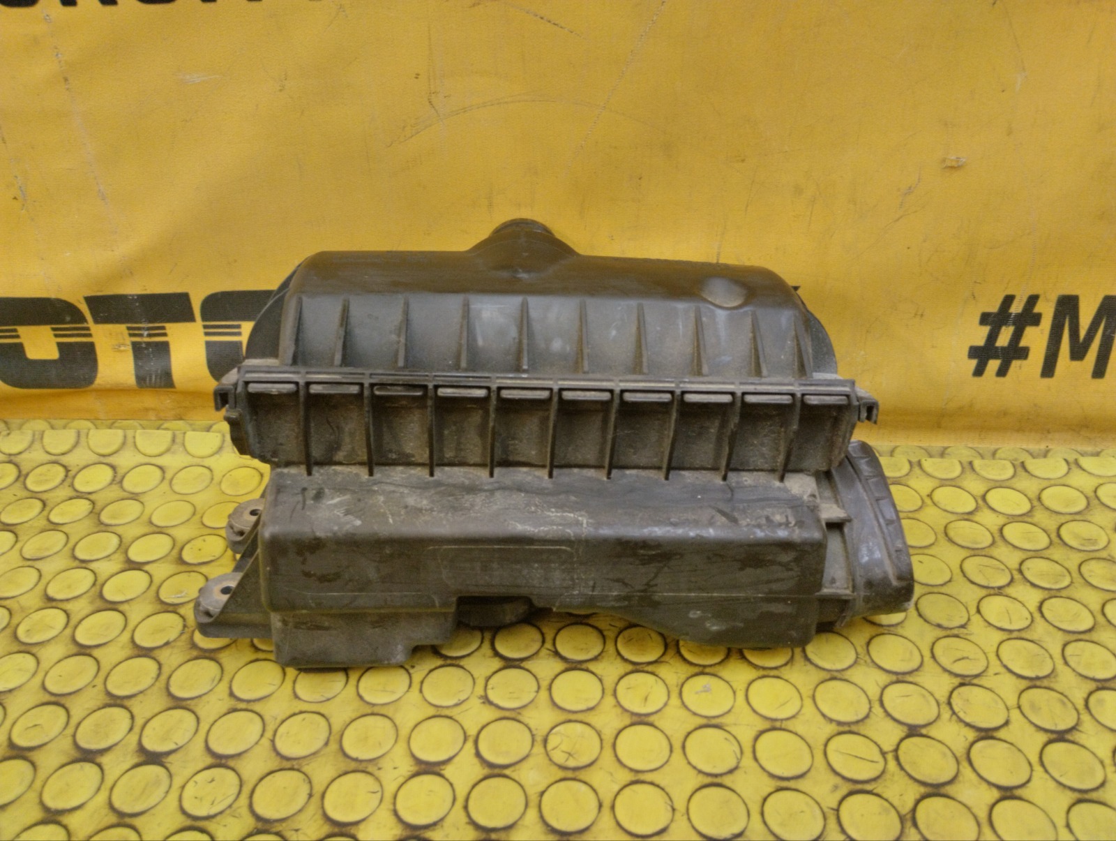 Корпус воздушного фильтра 2011 W451