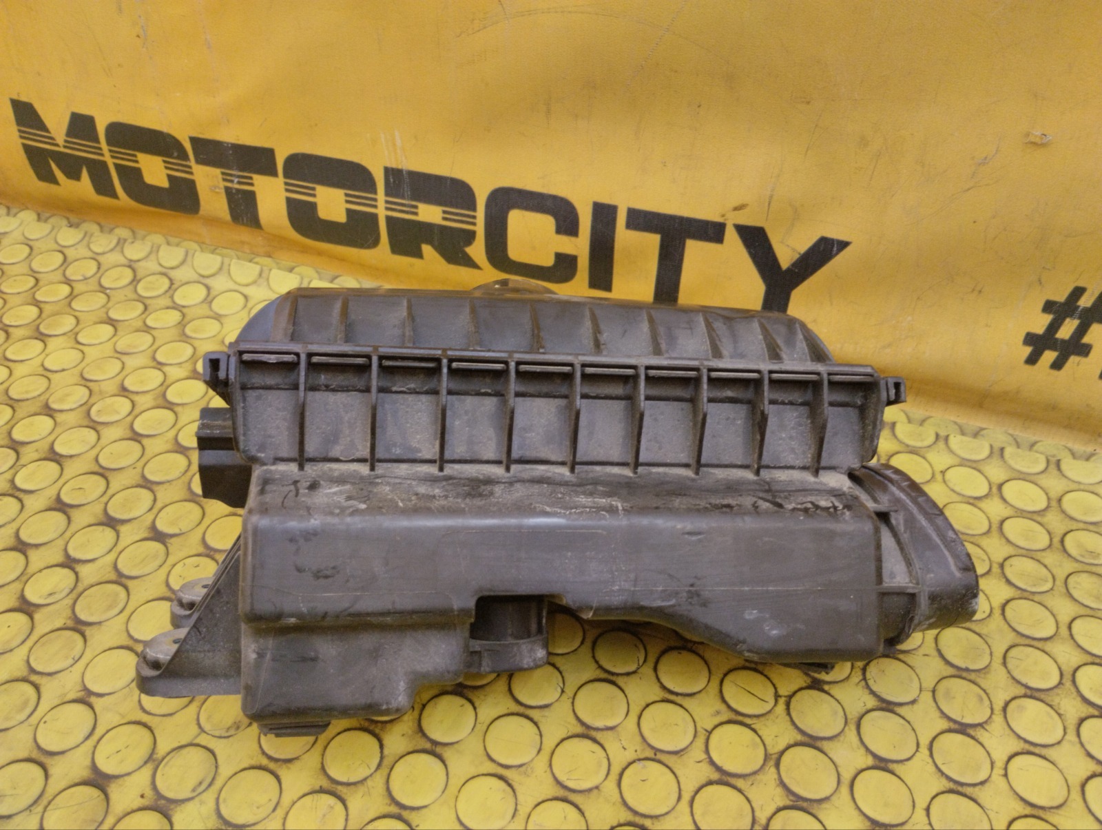 Корпус воздушного фильтра 2011 W451