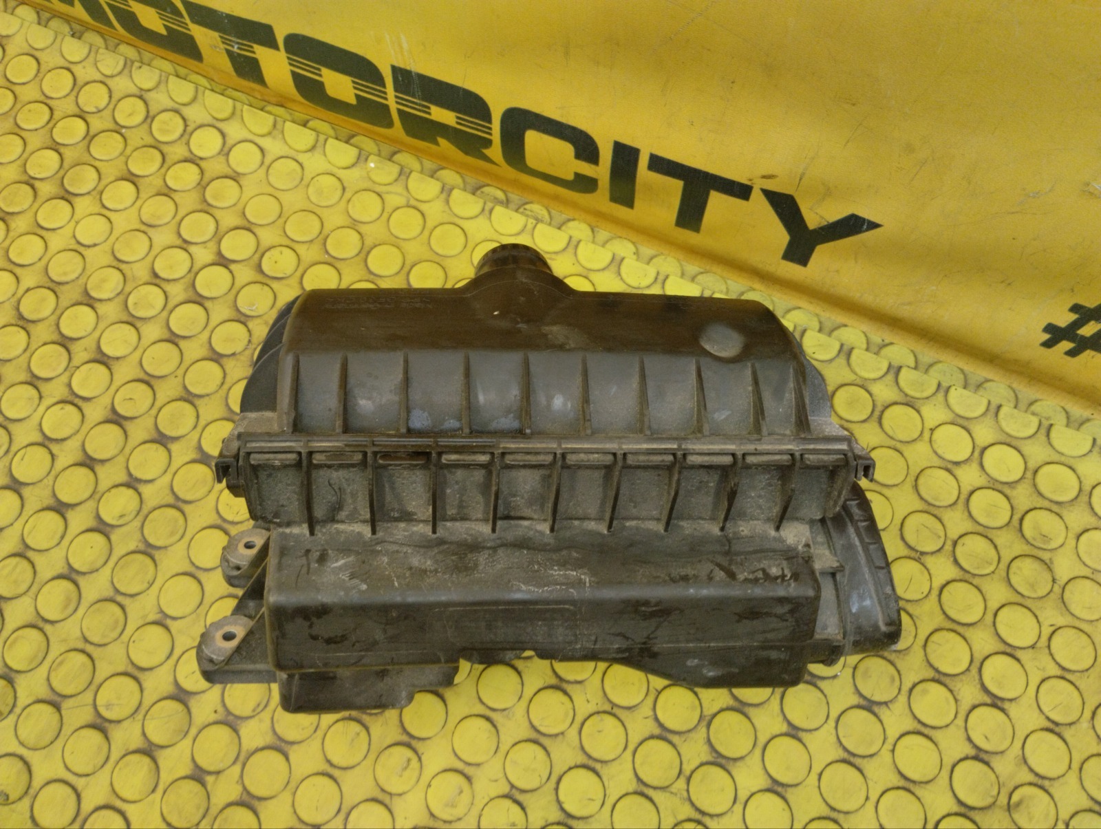 Корпус воздушного фильтра 2011 W451