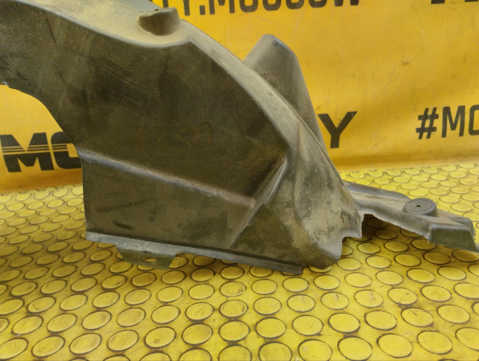 Подкрылок задний правый 2011 W451