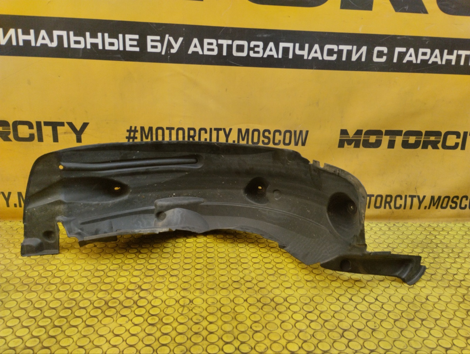 Подкрылок задний правый 2011 W451