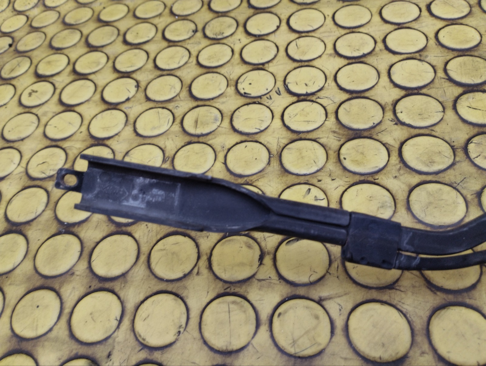 Поводки стеклоочистителя V-Class W639