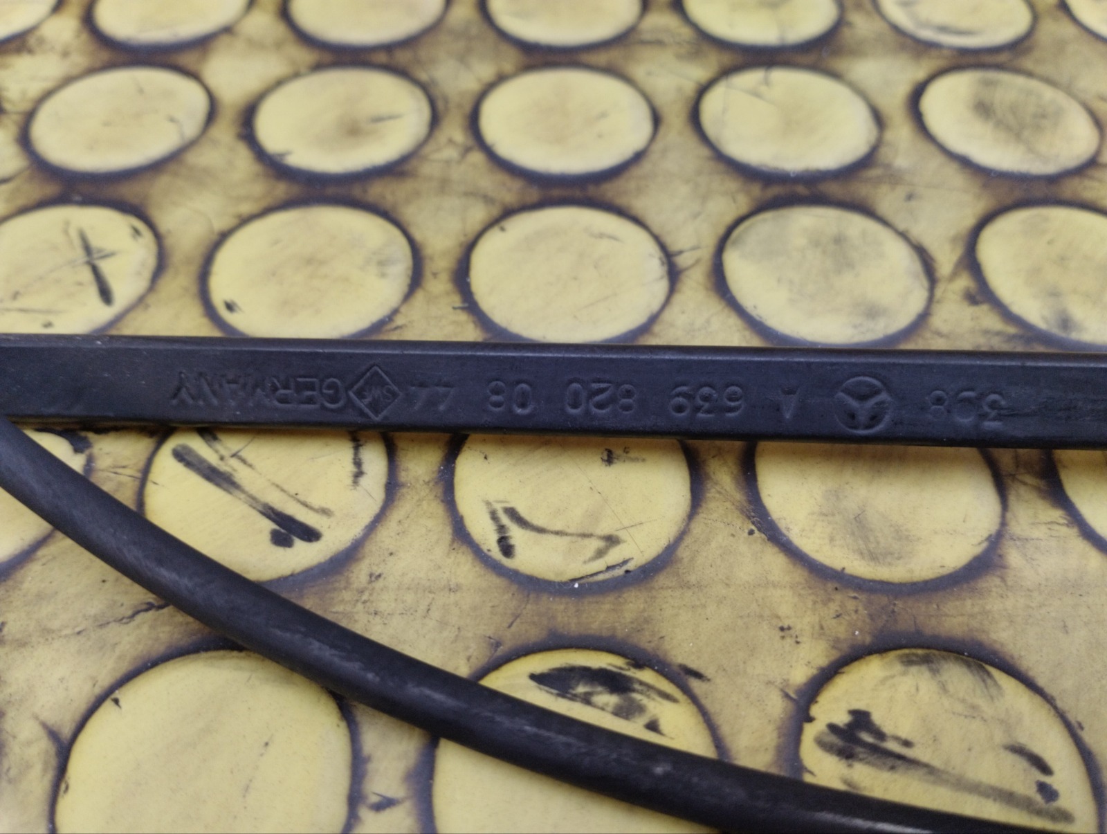 Поводки стеклоочистителя V-Class W639