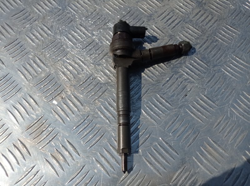 Форсунка топливная OPEL ASTRA 2008 H Z17DTH 0445110175 контрактная