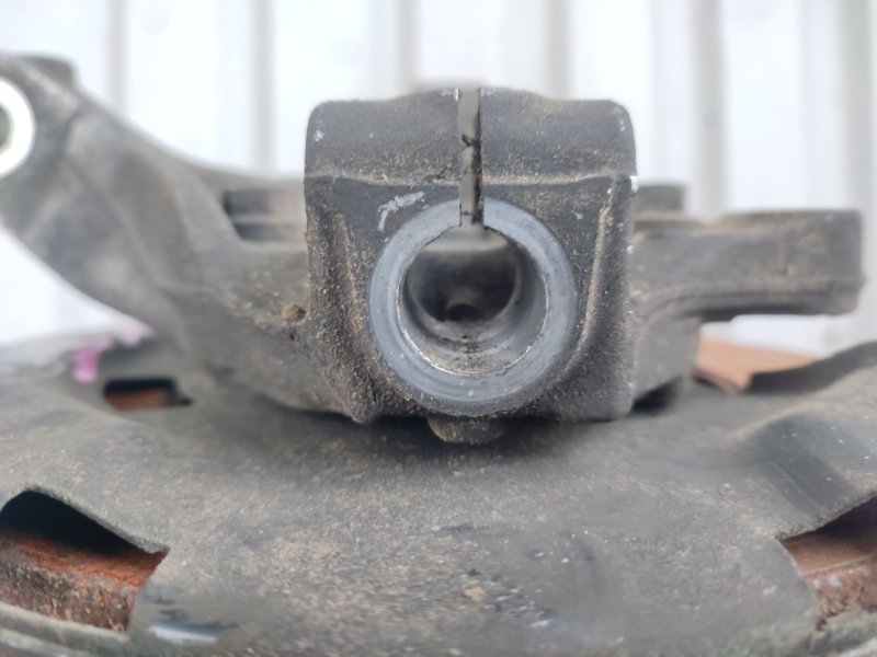 Кулак поворотный передний правый OPEL ASTRA J