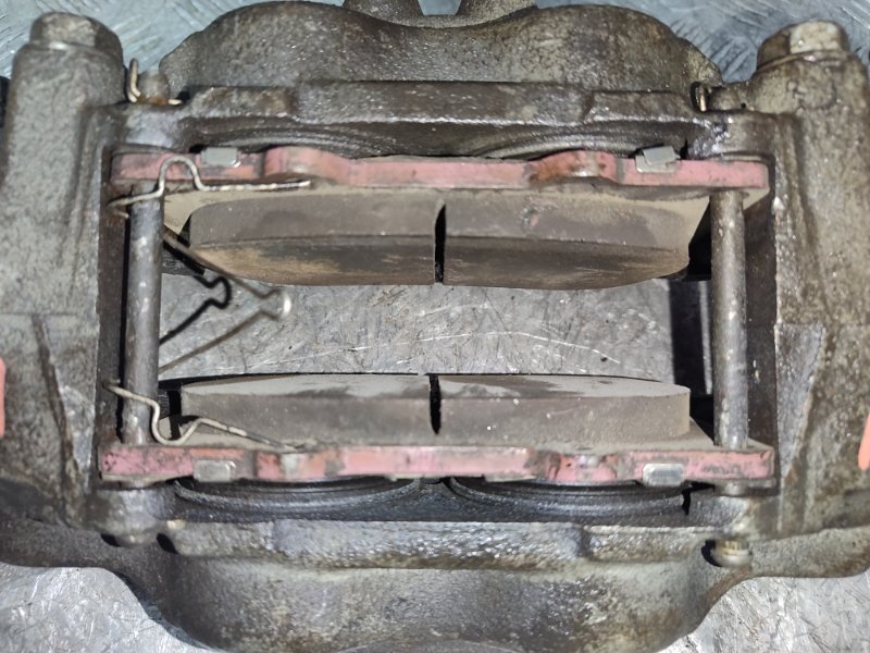 Суппорт тормозной передний правый TOYOTA PRADO 150