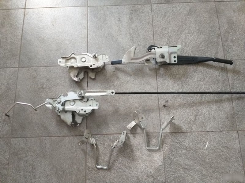 Кронштейн фиксации кабины Isuzu NMR85 85245 Б/У