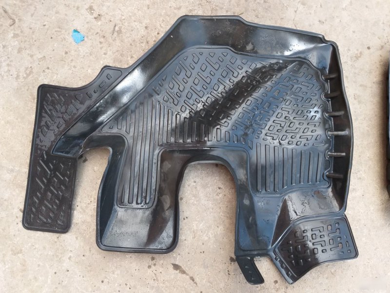 Напольное покрытие Isuzu NM