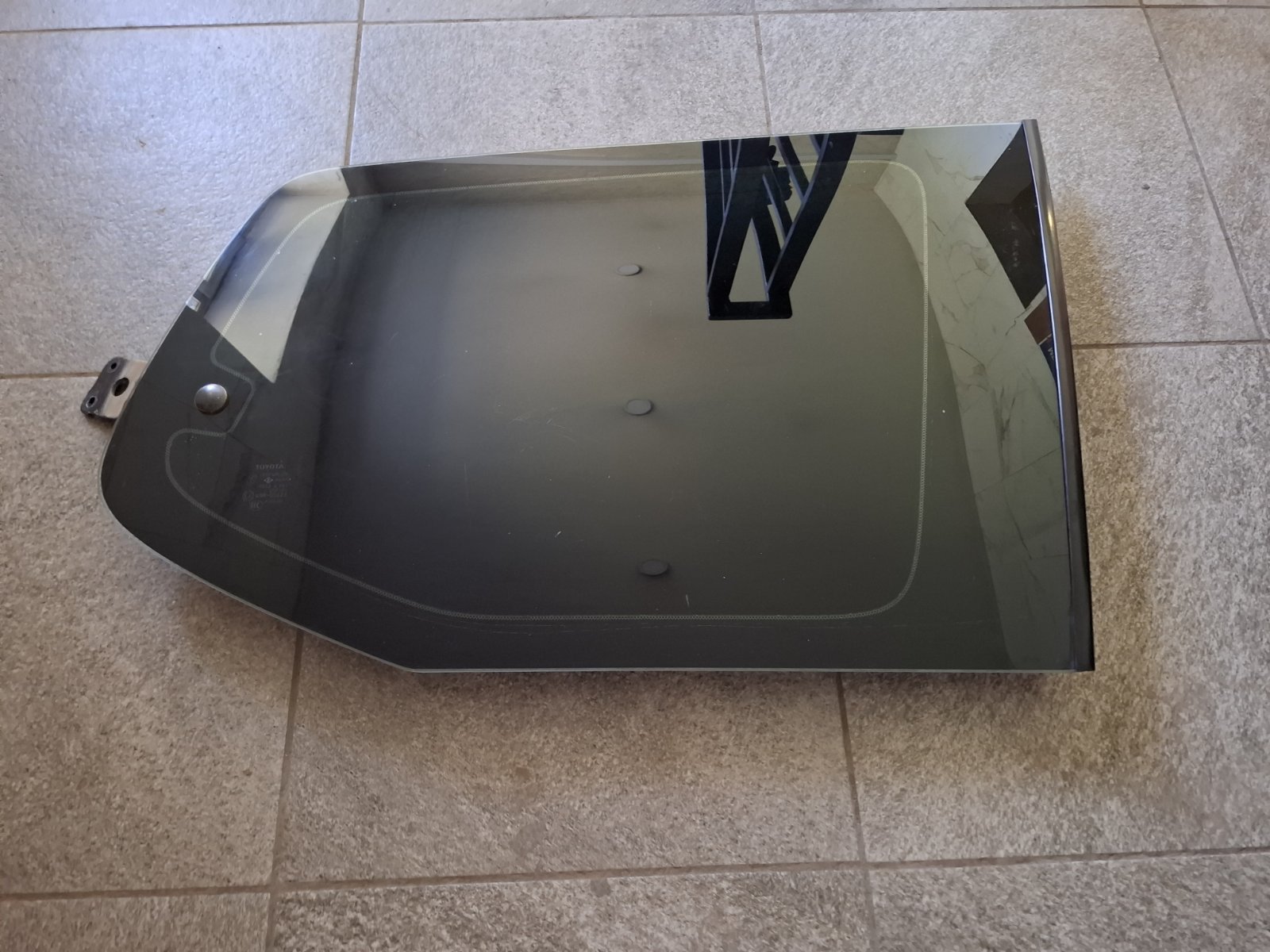 Запчасть форточка Toyota Land Cruiser Prado 2004 120 1KZ-TE 6271060761 Б/У Форточка Toyota Land Cruiser Prado 2004 120 1KZ-TE 6271060761 Б/У