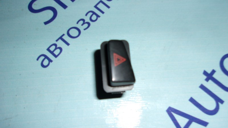 Кнопка аварийной сигнализации Toyota Carina Ed ST182