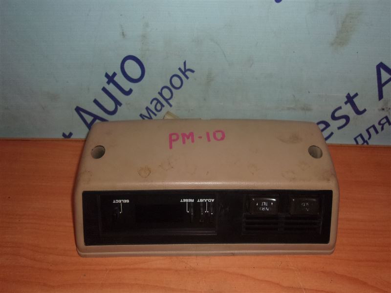 Кнопка Nissan Prairie PM10 CA18S 1988