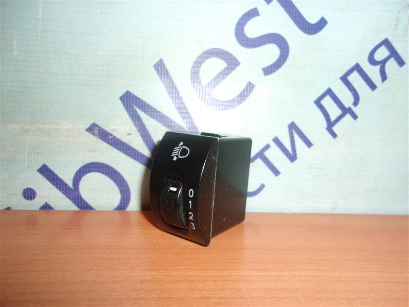 Кнопка корректора фар Daewoo Nexia 2 KLETN A15SMS 2012