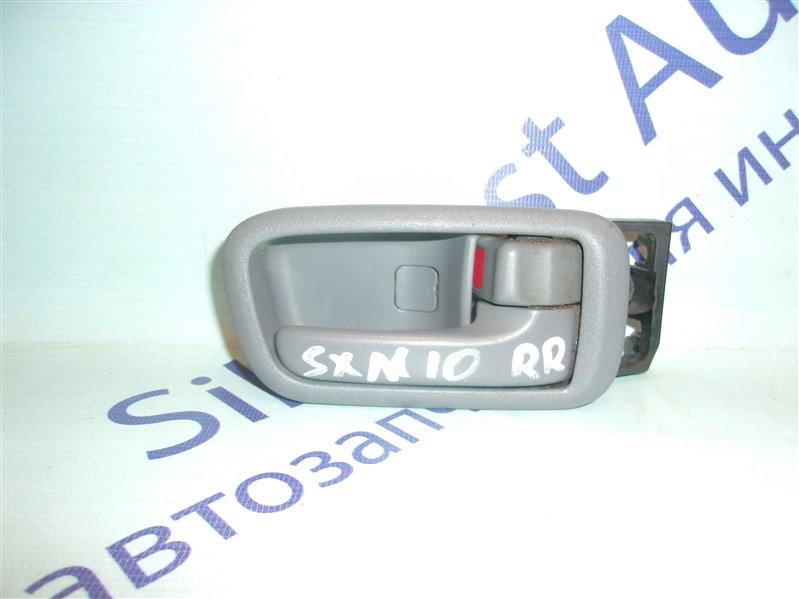 Ручка двери внутренняя Toyota Ipsum SXM10 задняя правая