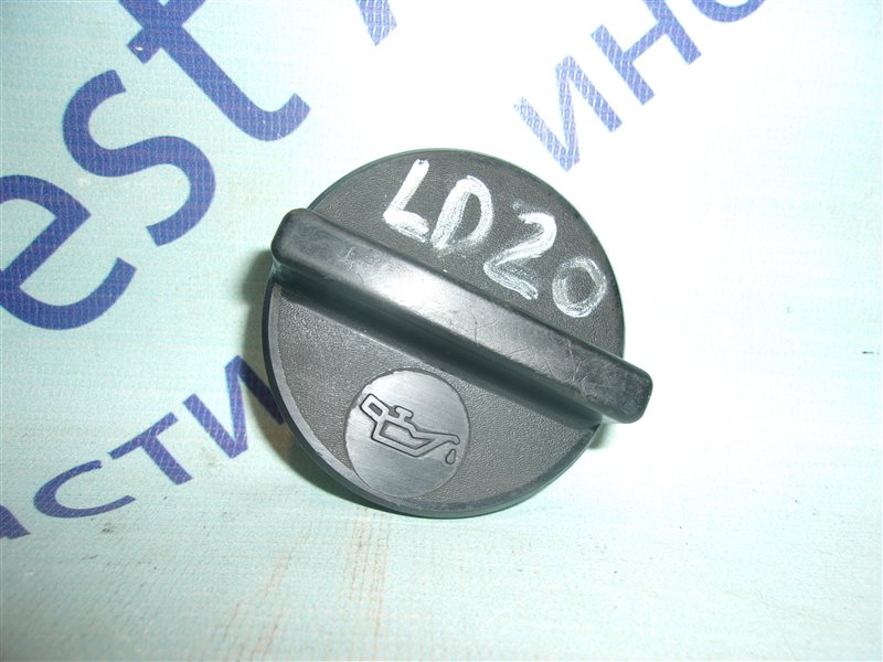 Крышка масляной горловины Nissan Vanette UGJNC22 LD20