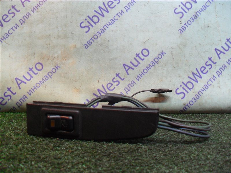 Кнопка стеклоподъемника Mazda Bongo SSF8R RF 1995