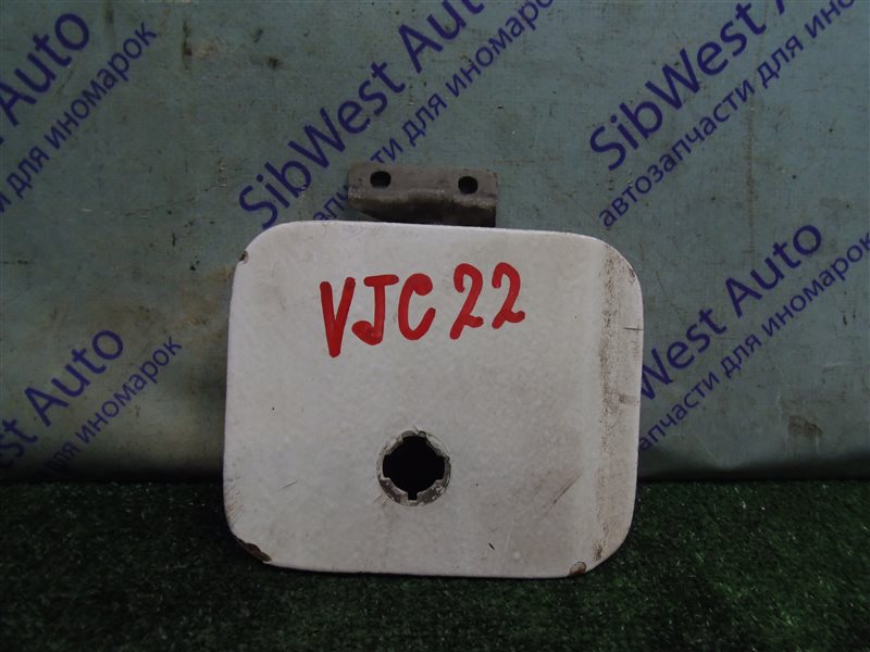 Лючок бензобака Nissan Vanette VJC22 A12S 1987