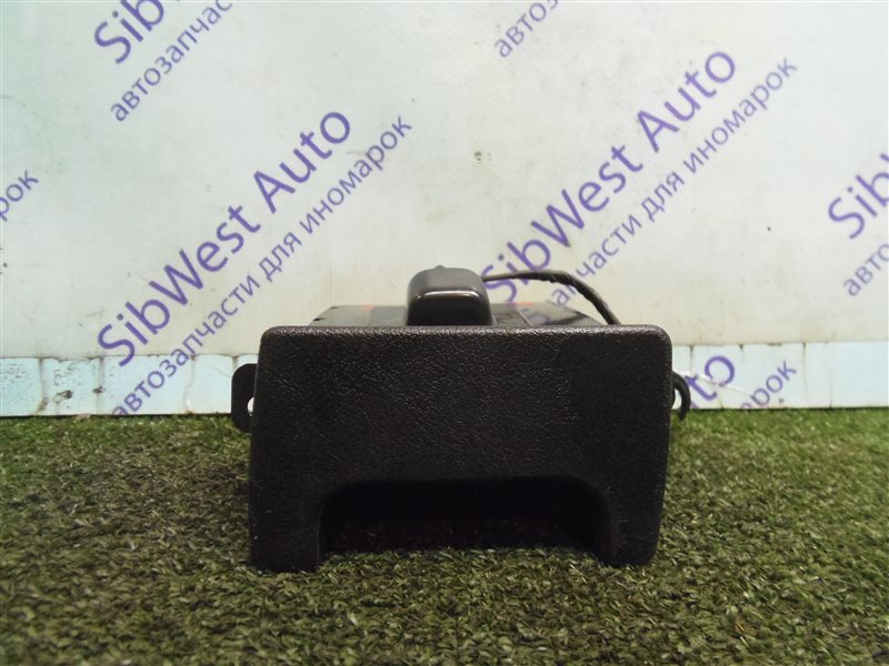 Пепельница Mitsubishi Galant EA3A 4G64 2002 передняя