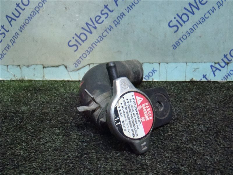 Горловина радиатора Honda Fit GD1 L13A