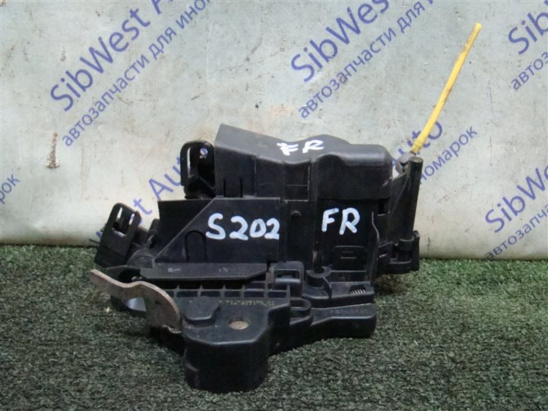 Замок двери Mercedes-Benz С-Class S202 OM611DE22 2001 передний правый