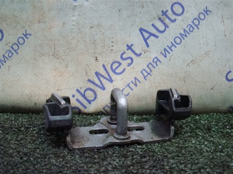 Петля замка багажника Mercedes-Benz С-Class S202 OM611DE22 2001