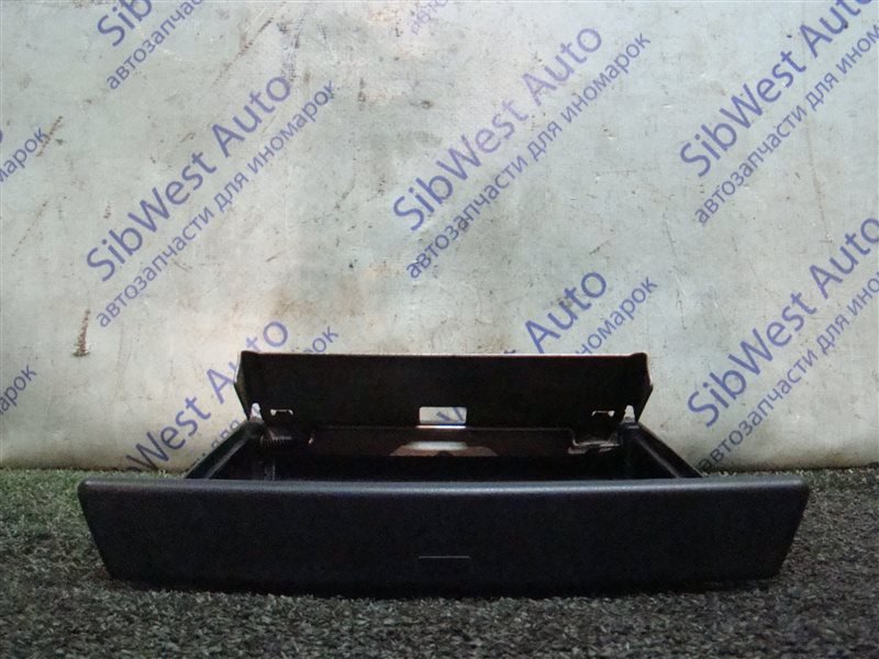 Пепельница Toyota Carina AT171 4AFE 1989