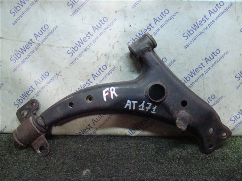 Рычаг нижний Toyota Carina AT171 4AFE 1989 передний правый