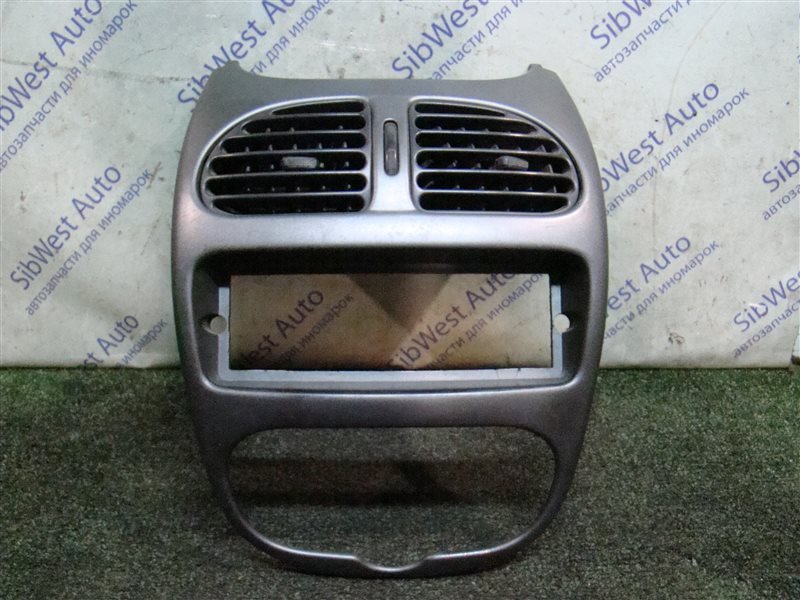 Консоль магнитофона PEUGEOT 206 2AC TU3JP 2000 (б/у)