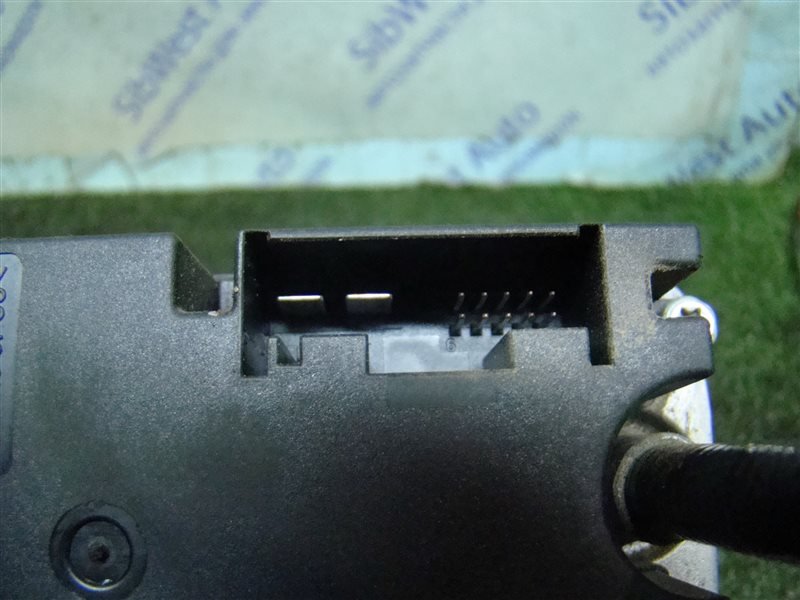 Моторчик стояночного тормоза BMW 7-Series E65 N62B44 2002 (б/у) Моторчик стояночного тормоза BMW 7-Series E65 N62B44 2002 (б/у)