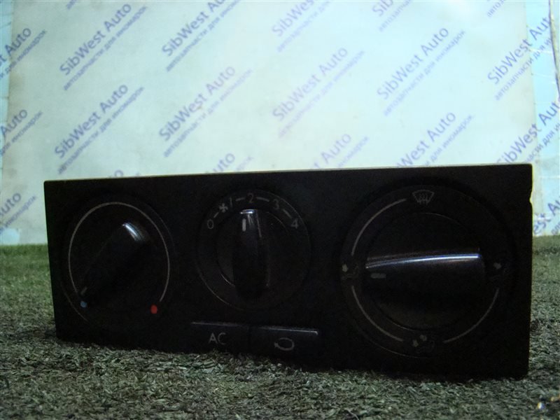 Блок управления климат-контролем VOLKSWAGEN GOLF 1J5 AXR 2002 (б/у)