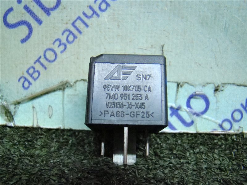 Реле VOLKSWAGEN GOLF 1J5 AXR 2002 (б/у)