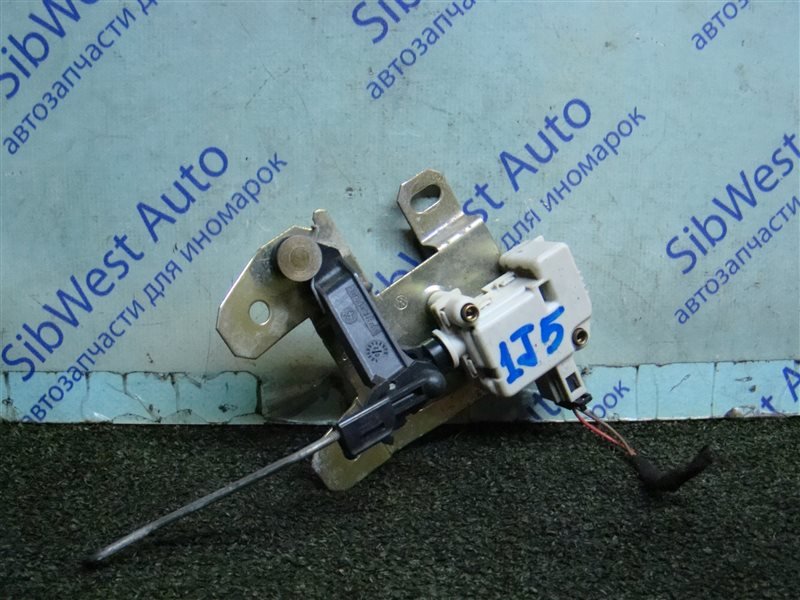 Электропривод замка багажника VOLKSWAGEN GOLF 1J5 AXR 2002 (б/у) Электропривод замка багажника VOLKSWAGEN GOLF 1J5 AXR 2002 (б/у)