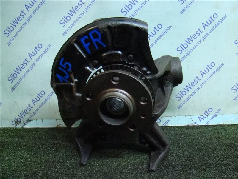Ступица VOLKSWAGEN GOLF 1J5 AXR 2002 передняя правая (б/у)