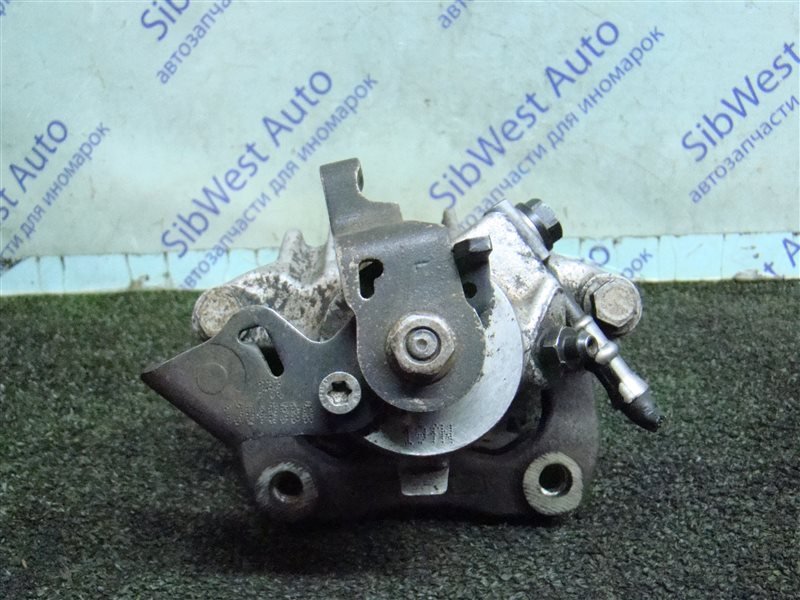 Суппорт VOLKSWAGEN GOLF 1J5 AXR 2002 задний левый (б/у) Суппорт VOLKSWAGEN GOLF 1J5 AXR 2002 задний левый (б/у)