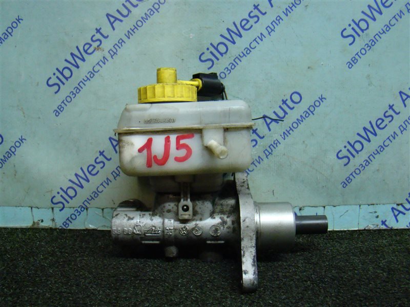 Главный тормозной цилиндр VOLKSWAGEN GOLF 1J5 AXR 2002 (б/у) Главный тормозной цилиндр VOLKSWAGEN GOLF 1J5 AXR 2002 (б/у)