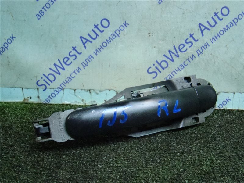 Ручка двери внешняя VOLKSWAGEN GOLF 1J5 AXR 2002 задняя левая (б/у) Ручка двери внешняя VOLKSWAGEN GOLF 1J5 AXR 2002 задняя левая (б/у)