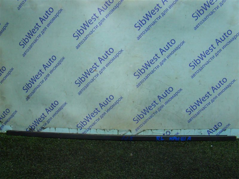 Молдинги на крыше VOLKSWAGEN GOLF 1J5 AXR 2002 задние левые (б/у) Молдинги на крыше VOLKSWAGEN GOLF 1J5 AXR 2002 задние левые (б/у)