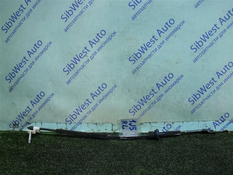 Трос замка двери VOLKSWAGEN GOLF 1J5 AXR 2002 задний левый (б/у) Трос замка двери VOLKSWAGEN GOLF 1J5 AXR 2002 задний левый (б/у)